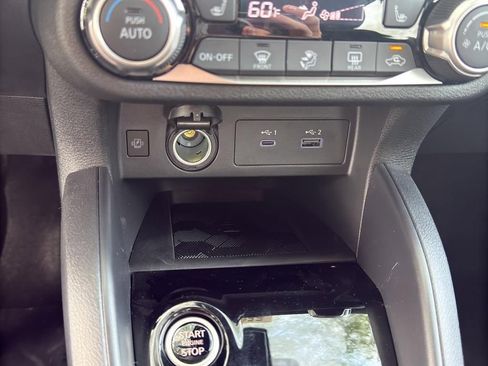 New 2025 Nissan Versa SR image 27