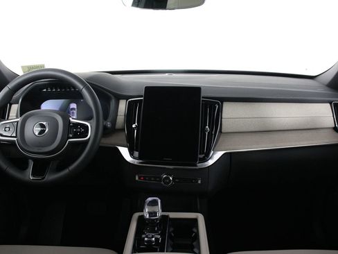 New 2026 Volvo XC90 B5 Core image 5