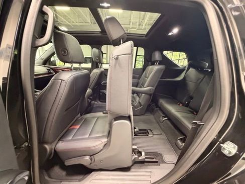 Used 2025 Chevrolet Traverse RS AWD/4WD image 19