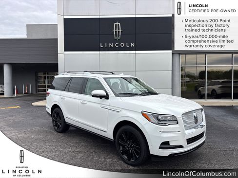 Used 2023 Lincoln Navigator Reserve AWD/4WD image 1