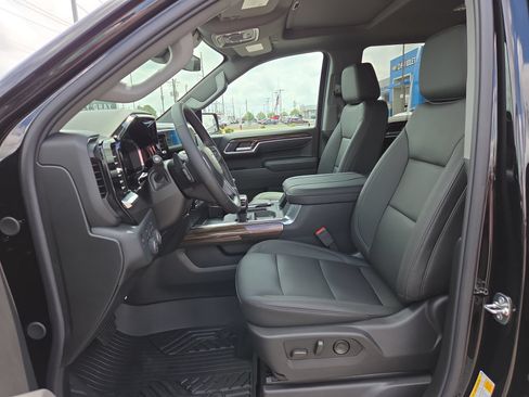 New 2026 Chevrolet Silverado 1500 RST w/ Redline Edition AWD/4WD image 10