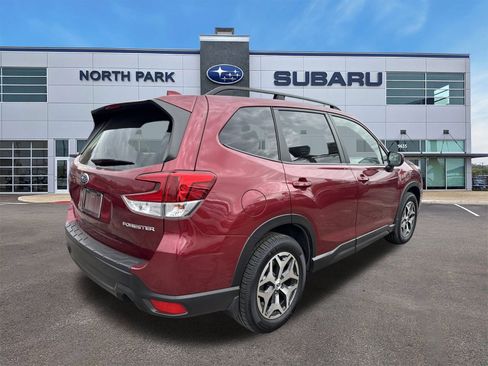 Certified 2021 Subaru Forester Premium image 3