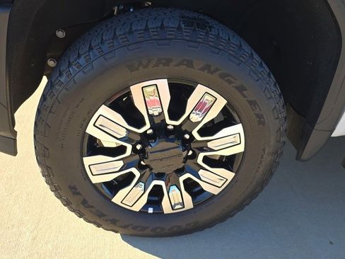 Used 2024 GMC Sierra 2500 Denali w/ Denali Reserve Package image 40