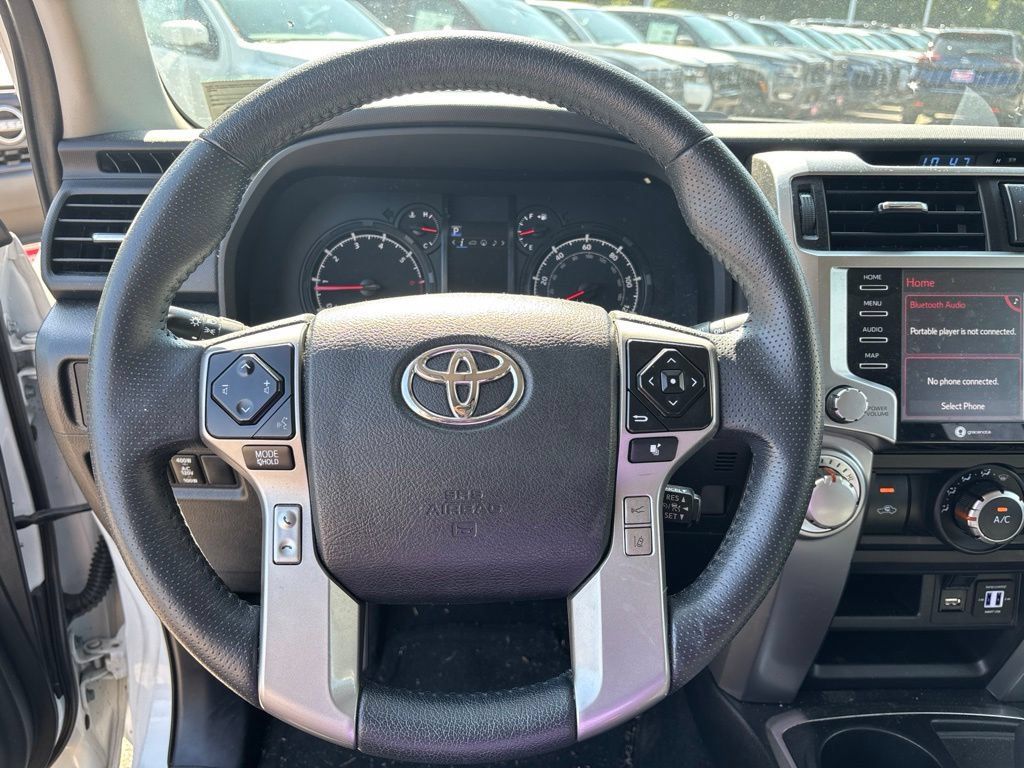 Used 2020 Toyota 4Runner SR5 Premium w/ Moonroof Package RWD image 9