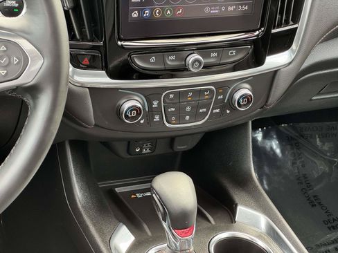 Used 2023 Chevrolet Traverse RS AWD/4WD image 4