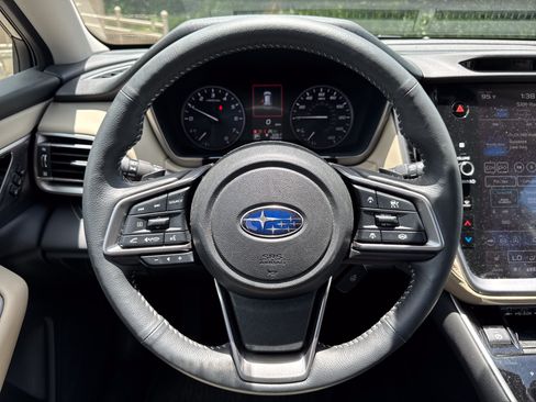 Used 2025 Subaru Outback Limited AWD/4WD image 12