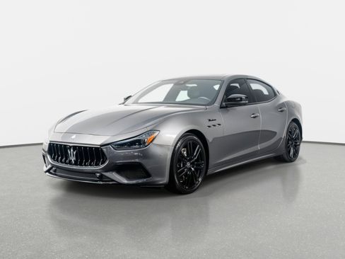 Used 2023 Maserati Ghibli Modena Q4 AWD/4WD image 18