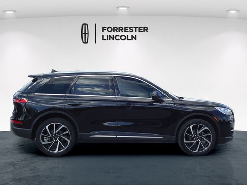 Certified 2023 Lincoln Corsair Reserve w/ Equipment Group 201A AWD/4WD image 2