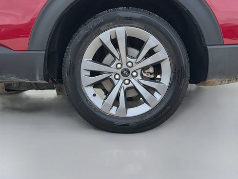 Certified 2022 Ford Explorer XLT w/ Equipment Group 202A AWD/4WD image 37