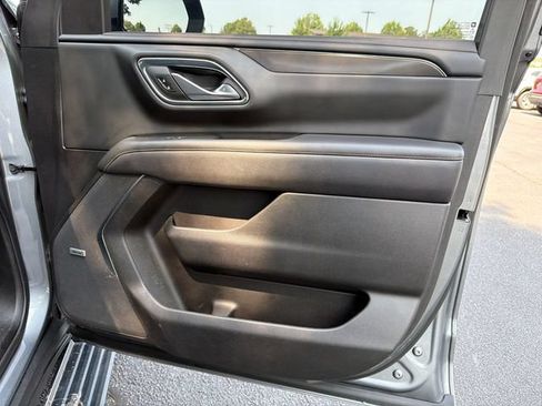 Used 2022 GMC Yukon XL AT4 w/ Technology Package AWD/4WD image 14