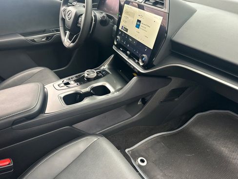 Used 2024 Lexus RZ 300e Premium image 13