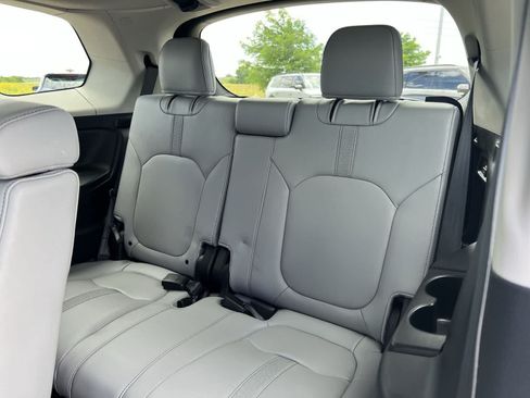 Used 2025 Honda Pilot EX-L image 37