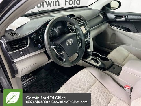 Used 2014 Toyota Camry LE image 2