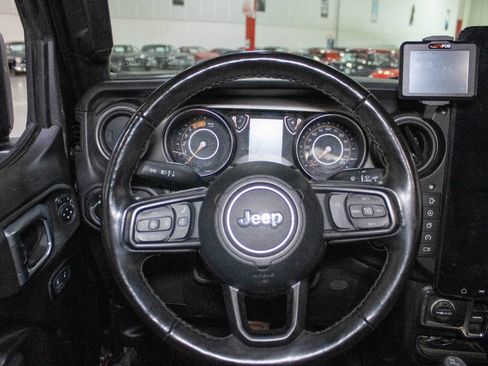 Used 2022 Jeep Gladiator Sport image 10