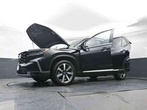 Used 2025 Honda Pilot Elite image 49
