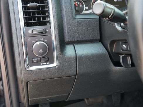 Used 2016 RAM 1500 Laramie AWD/4WD image 16