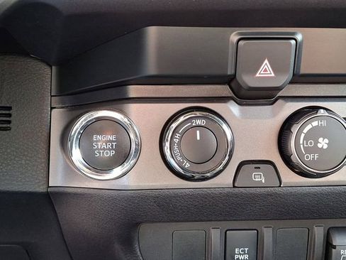 Used 2020 Toyota Tacoma TRD Sport image 20