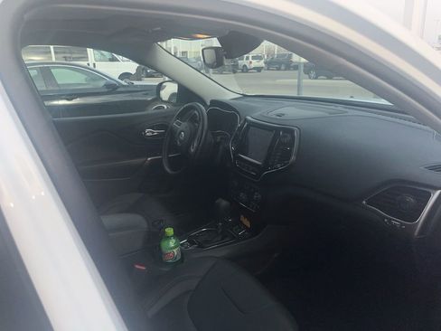 Used 2021 Jeep Cherokee Limited AWD/4WD image 16