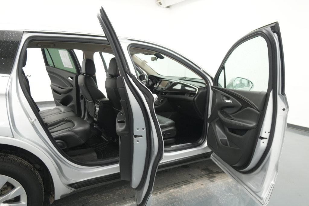 Used 2018 Buick Envision Essence AWD/4WD image 29