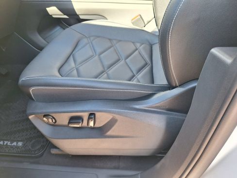 Used 2026 Volkswagen Atlas SE FWD image 27
