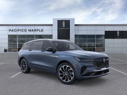 New 2026 Lincoln Nautilus Reserve image 7