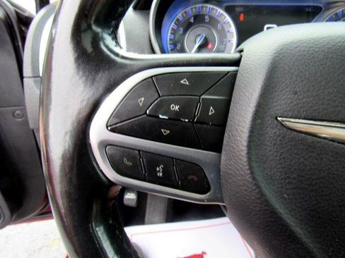 Used 2019 Chrysler 300 Touring L w/ Quick Order Package 22F image 28