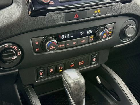 Used 2022 Nissan Frontier PRO-4X AWD/4WD image 18