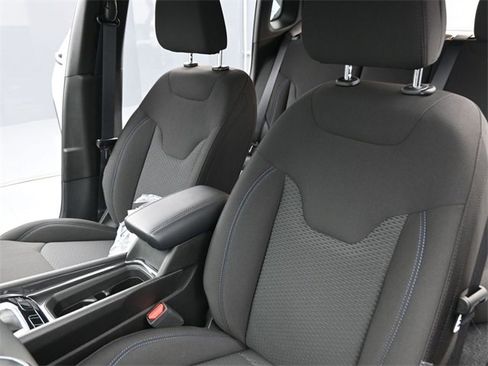 Used 2025 Jeep Compass Sport image 23