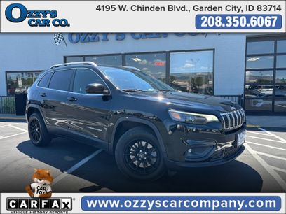 Used 2019 Jeep Cherokee Latitude w/ Popular Appearance Group