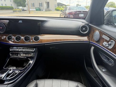 Used 2017 Mercedes-Benz E 300 4MATIC image 26