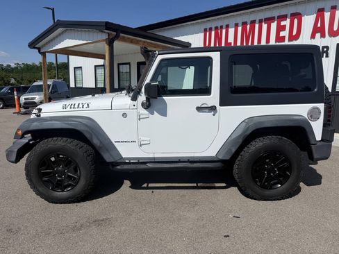 Used 2015 Jeep Wrangler Sport AWD/4WD image 9