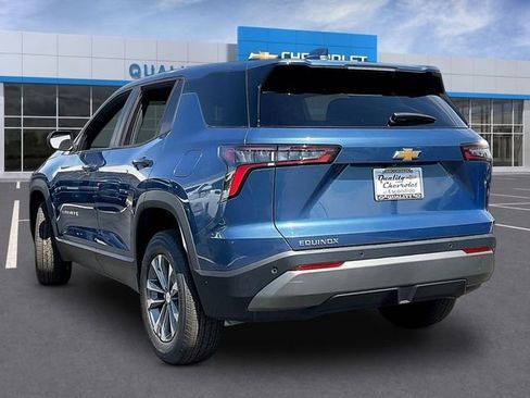 New 2027 Chevrolet Equinox LT w/ Convenience Package II FWD image 3