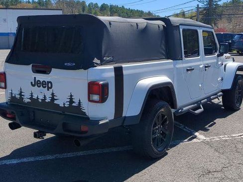 Certified 2022 Jeep Gladiator Sport AWD/4WD image 5