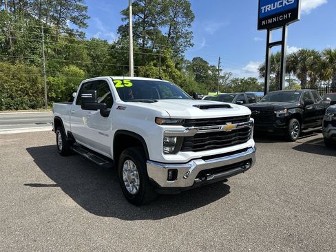 Used 2025 Chevrolet Silverado 2500 LT image 10