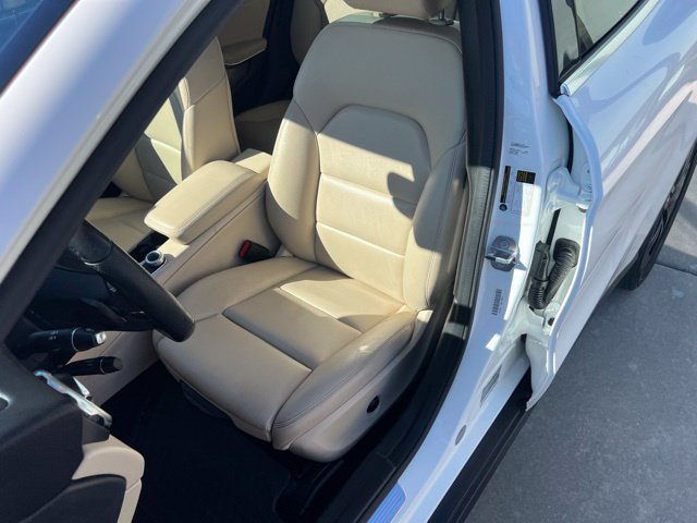Used 2019 Mercedes-Benz GLA 250 4MATIC image 17