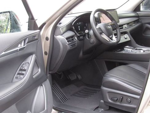 Used 2025 INFINITI QX60 Luxe AWD/4WD image 9
