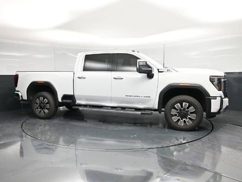 Used 2025 GMC Sierra 2500 Denali AWD/4WD image 5