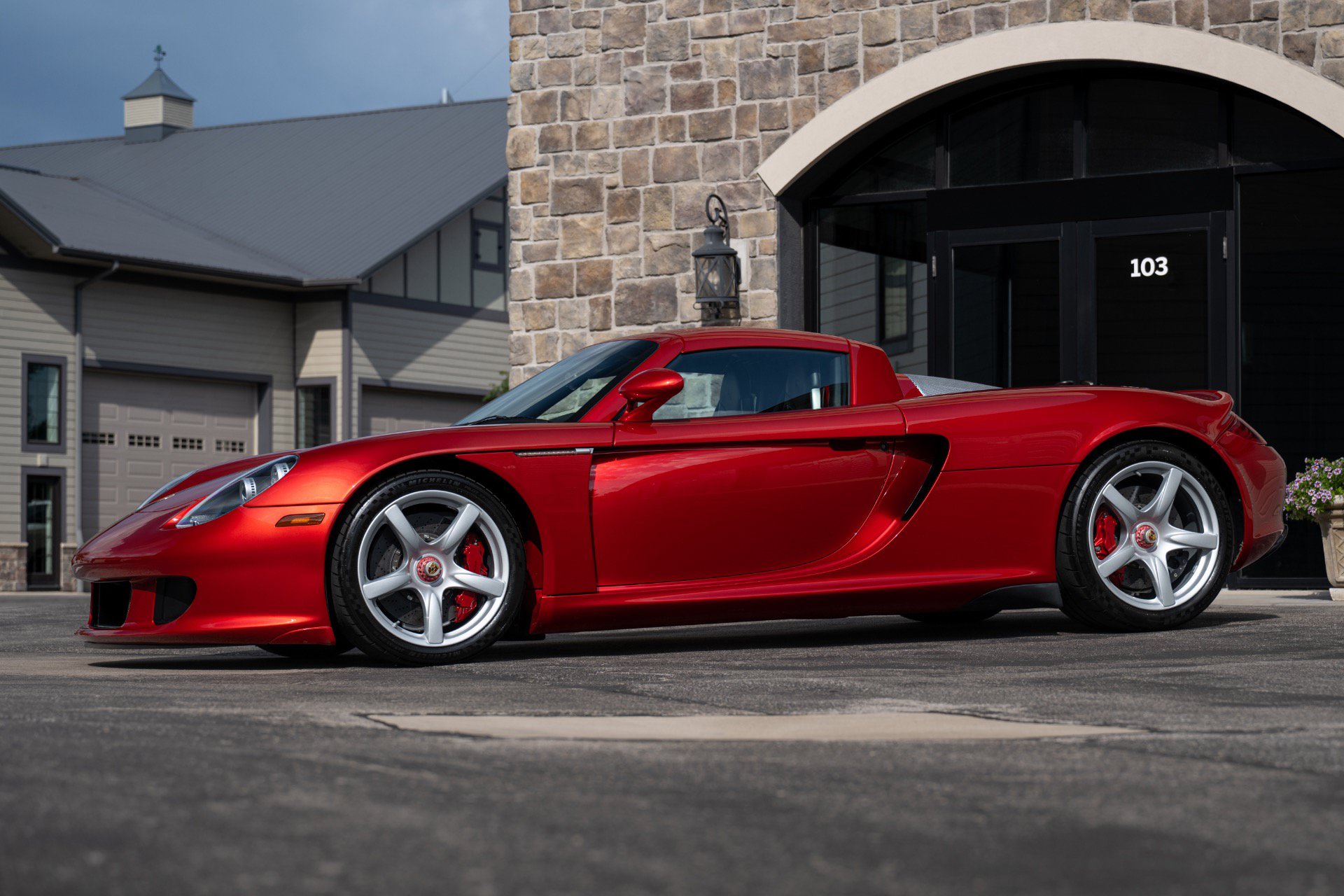 Used 2005 Porsche Carrera GT RWD image 6