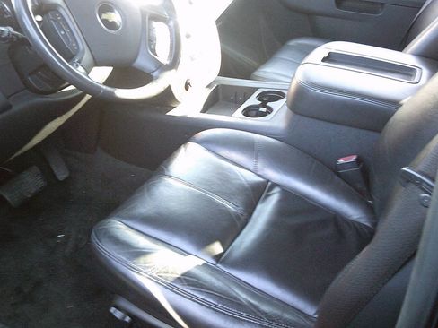 Used 2010 Chevrolet Tahoe LT image 9