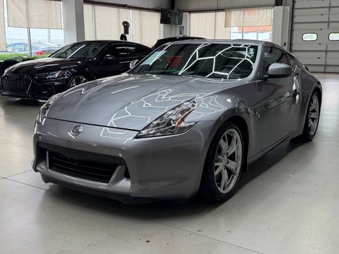 Used 2009 Nissan 370Z Touring w/ Sport Pkg RWD image 5