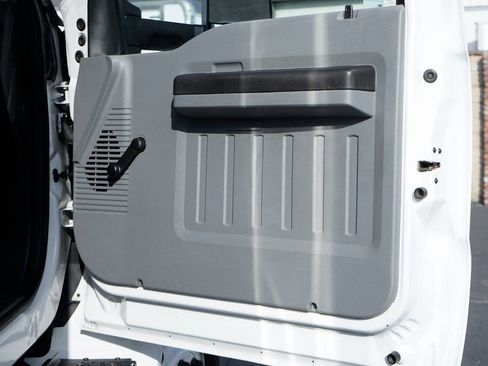 Used 2017 Ford F650 2WD Regular Cab Super Duty image 30