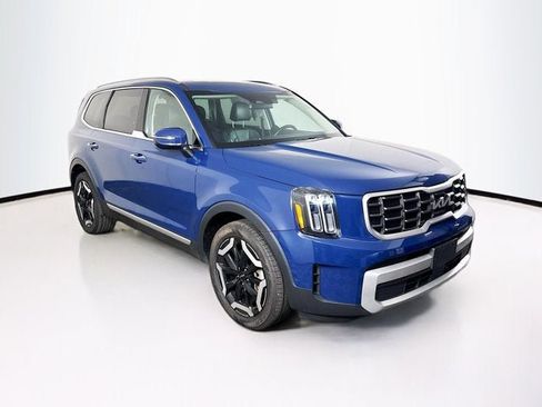 Certified 2024 Kia Telluride S w/ S Sunroof Package AWD/4WD image 3