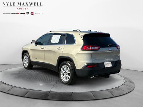 Used 2015 Jeep Cherokee Latitude w/ Cold Weather Group image 14