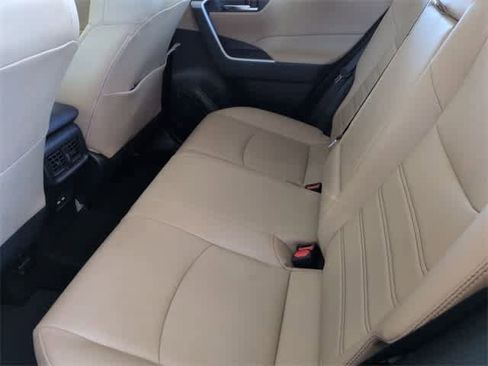 Used 2021 Toyota RAV4 XLE Premium image 20