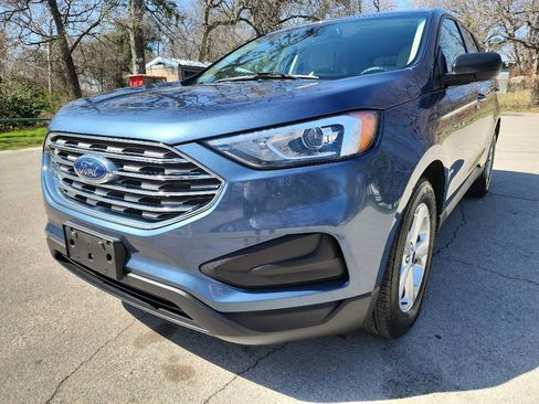 Used 2019 Ford Edge SE image 3