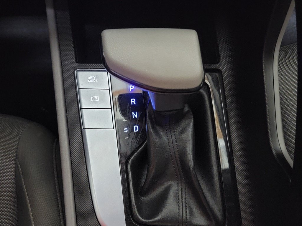 Used 2024 Hyundai Elantra SE FWD image 19