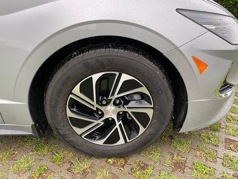 Used 2023 Hyundai Sonata Blue image 9