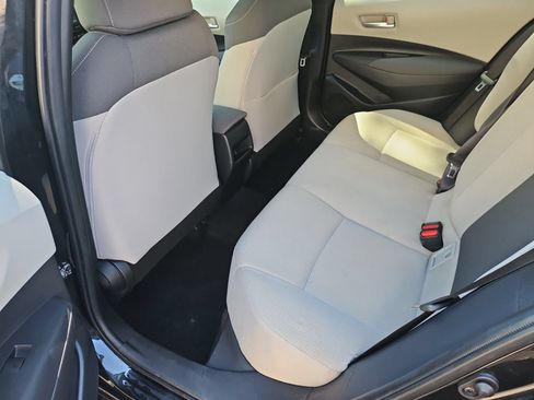 Used 2021 Toyota Corolla LE FWD image 30