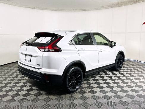 Used 2023 Mitsubishi Eclipse Cross LE image 3
