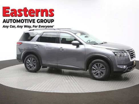 Used 2022 Nissan Pathfinder SV AWD/4WD image 50